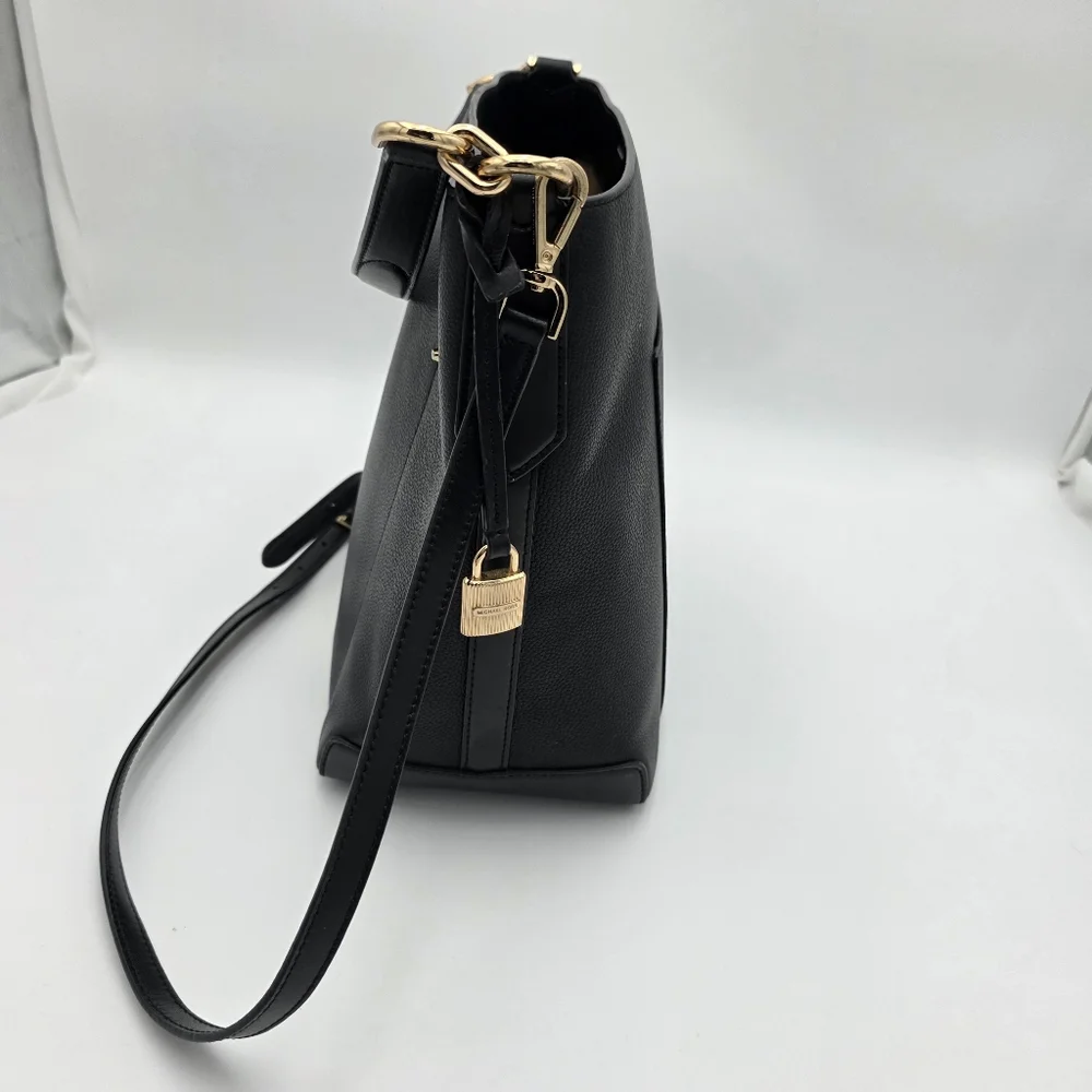 Michael Kors Black Hayes Bucket Bag - Picture 3 of 10